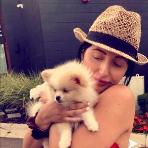 Meet your Posher, Adrienne